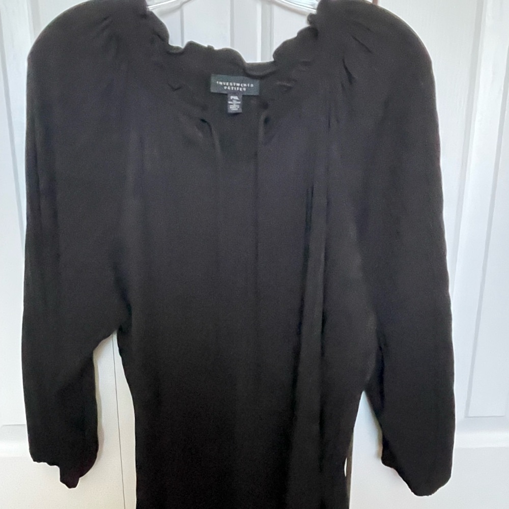 Investments Black Long Sleeve V-Neck Top